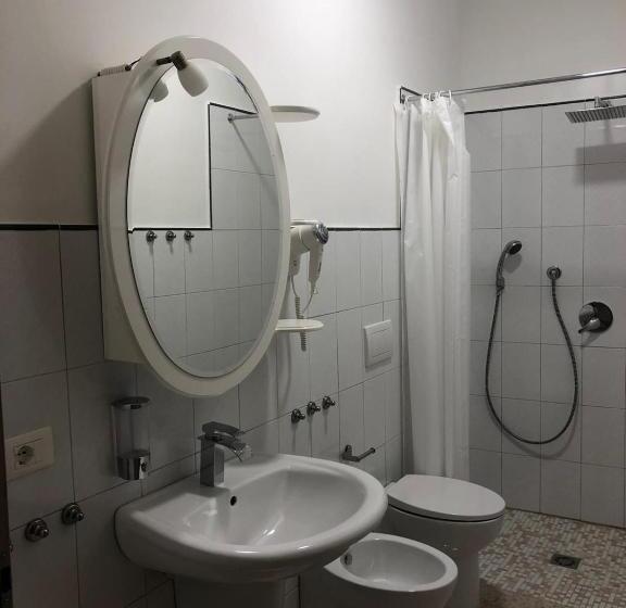 Номер Стандарт Трехместный, B&b Antonella