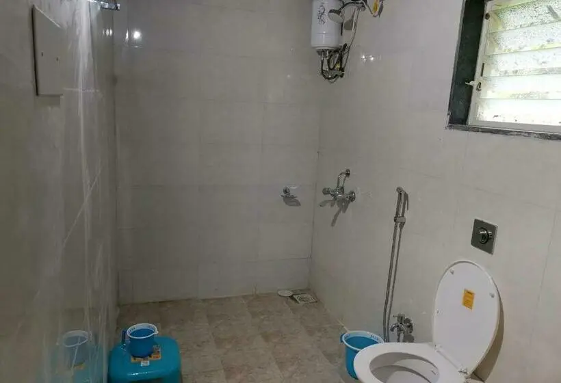 ルームシェアのワンベッド, Indradhanush Hill Resort