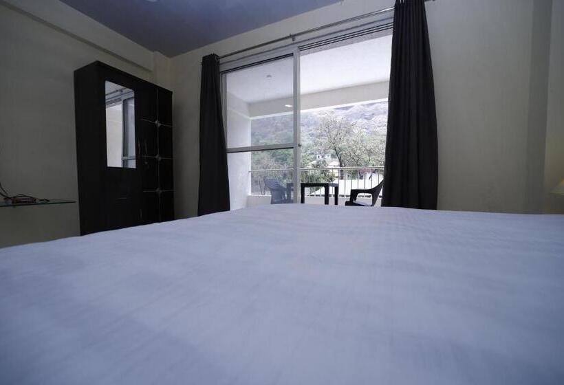 غرفة تنفيذية, Indradhanush Hill Resort