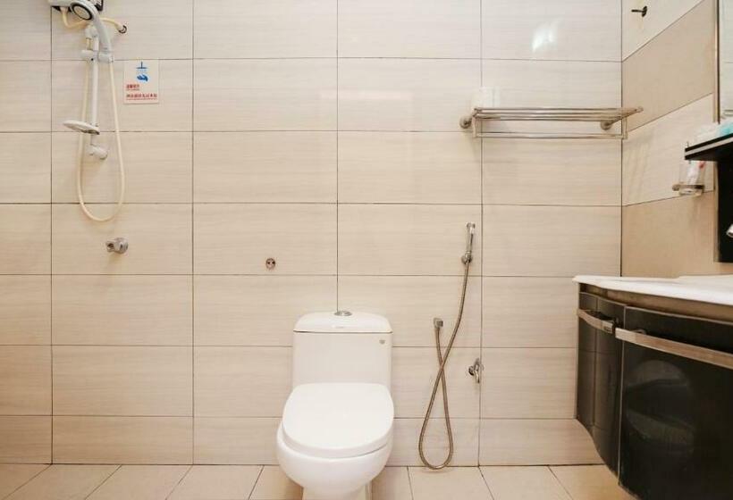 חדר דלוקס לשלושה, J.g. Resort