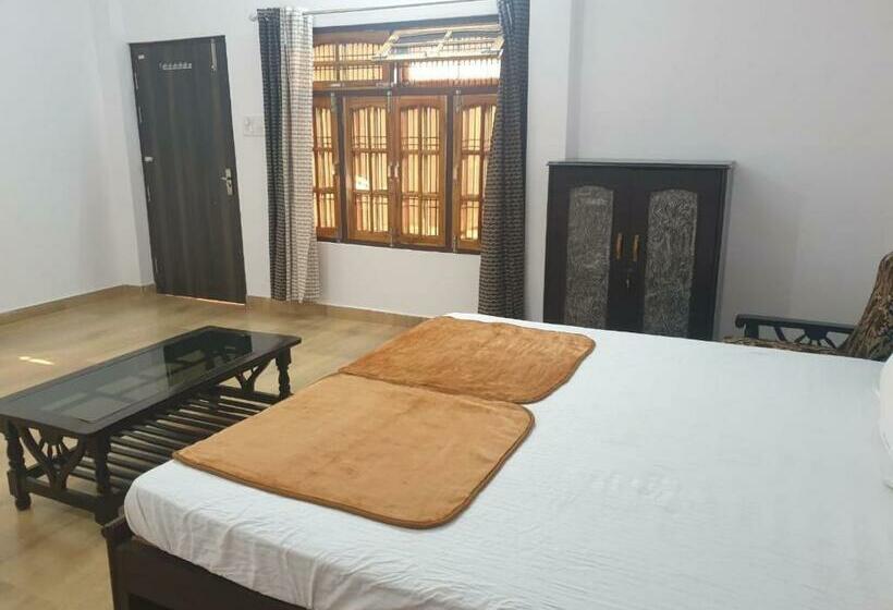 غرفة ديلوكس, Jp International Naimisharanya