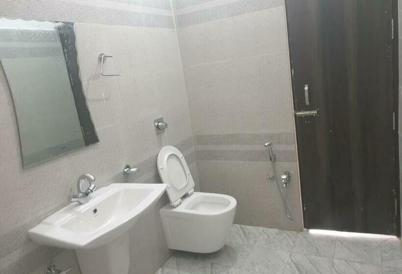 غرفة ديلوكس, Jp International Naimisharanya