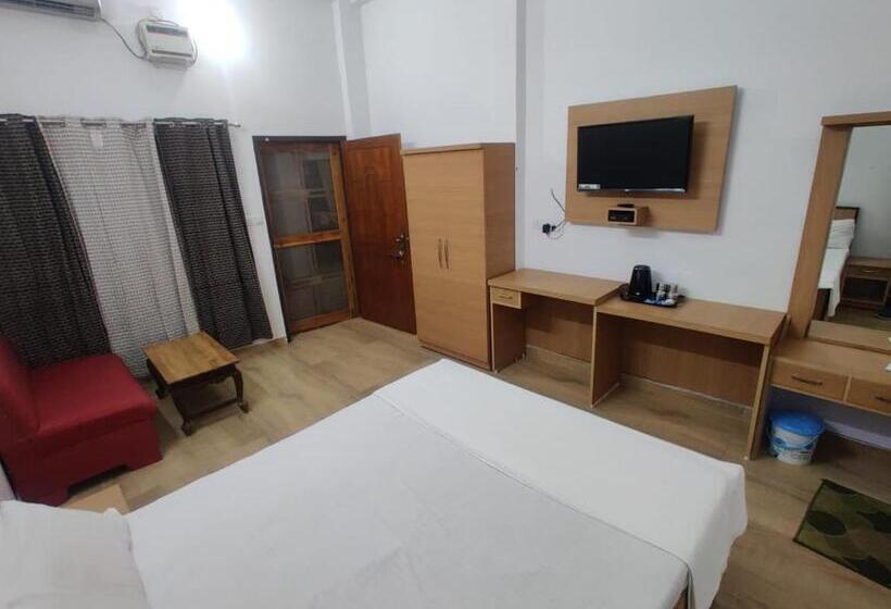 غرفة ديلوكس, Jp International Naimisharanya