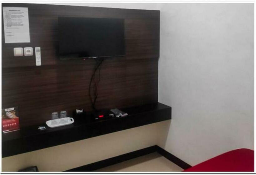 Номер Стандарт, Reddoorz Near Moro Mall Purwokerto 2