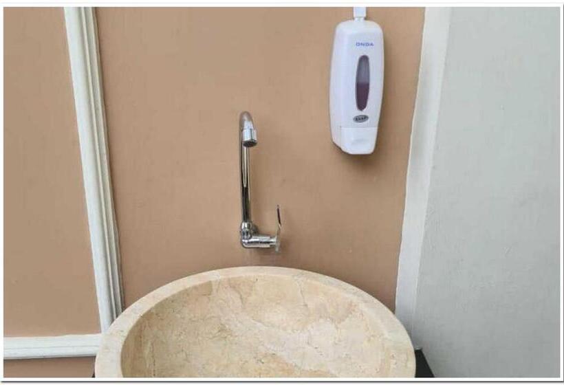 标准间, Reddoorz Near Moro Mall Purwokerto 2