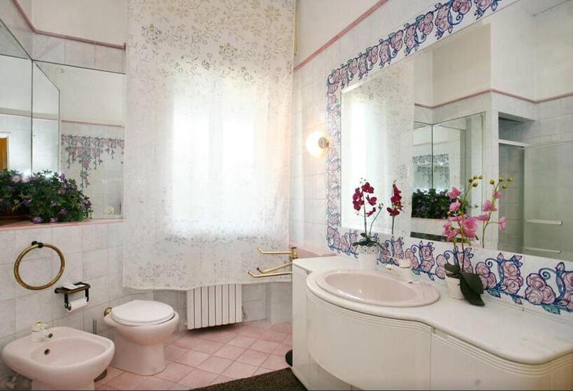 اتاق استاندارد سه نفره, Argentiere Room Apartments