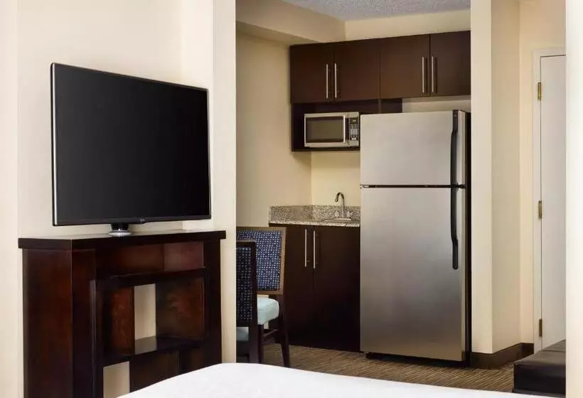 キングサイズベッドのスイートルーム, Holiday Inn Express & Suites Alpharetta, An Ihg
