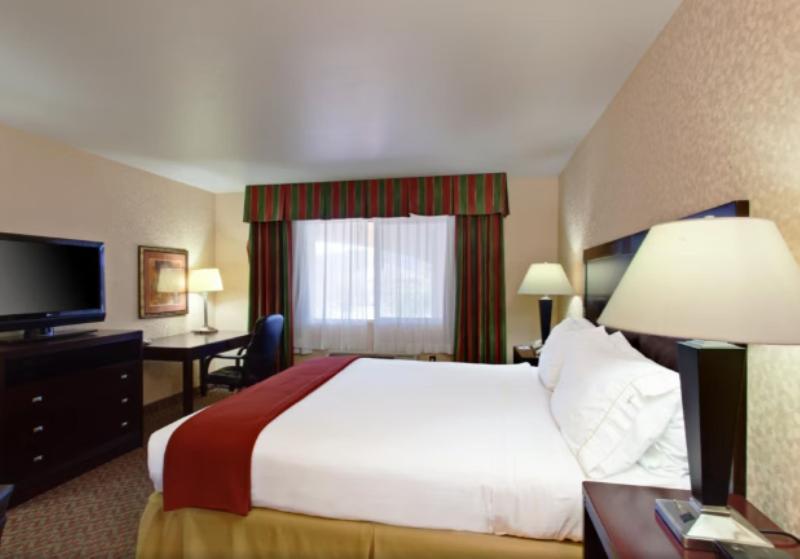 장애인을 위한 킹사이즈 침대 스탠다드 룸, Holiday Inn Express Temecula, An Ihg
