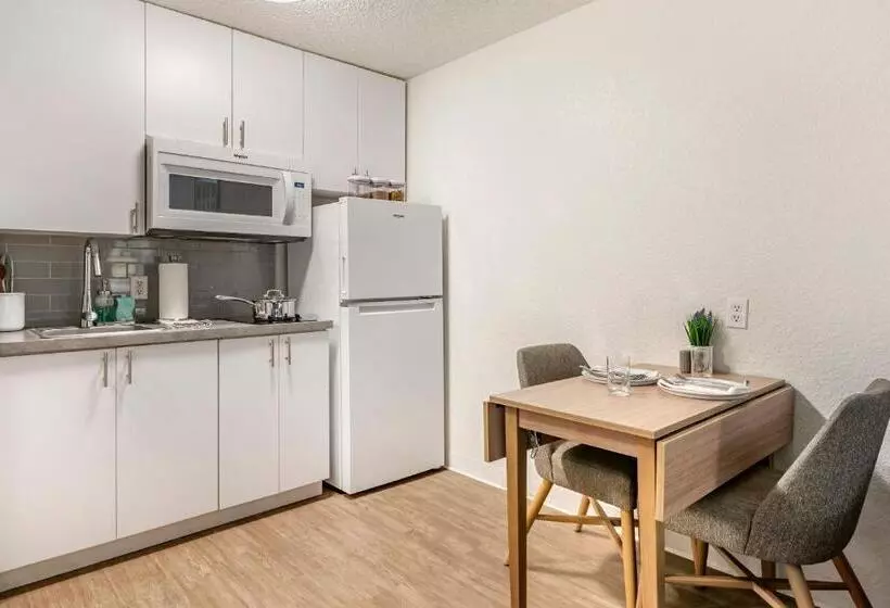 スーペリアスタジオ, Intown Suites Extended Stay Fort Myers Fl