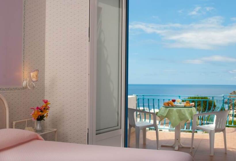 غرفة قياسية مطلّة علي البحر, Loreley