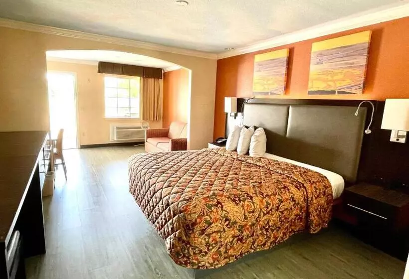 キングサイズベッドのスタンダードルーム, Luxury Inn Liberty
