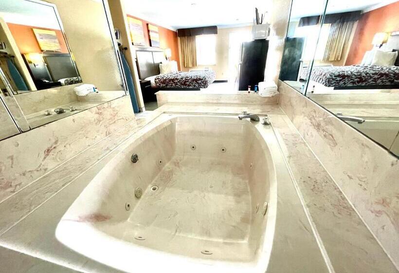 스탠다드 룸 킹사이즈 침대, Luxury Inn Liberty