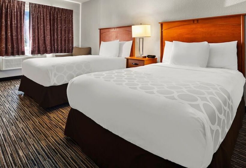 ２ダブルベッドのスタンダードルーム, Magnuson Hotel Detroit Metro Airport