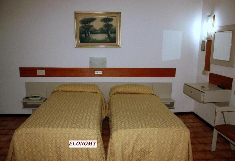 اتاق اکونومی, Piccolo