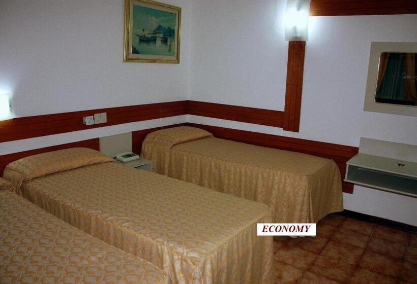 Economy Triple Room, Piccolo