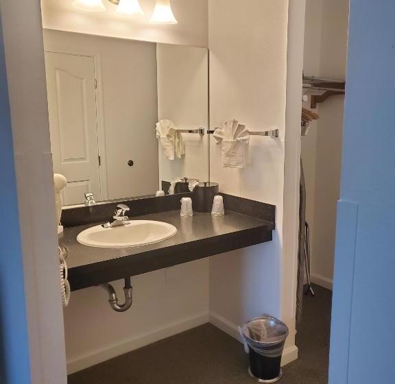 이그제큐티브 스위트, Sequoia Inn