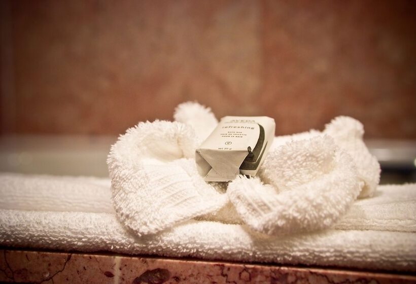 اتاق لوکس, The Buckingham