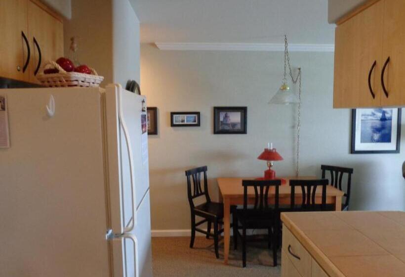 Апартаменты 1 Спальня, The Landing At Newport Condominium