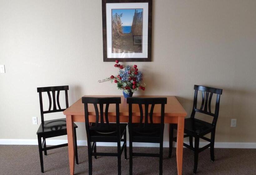 Апартаменты 2 Спальни, The Landing At Newport Condominium