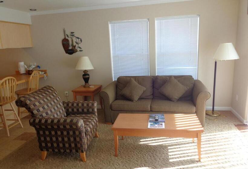 Апартаменты 2 Спальни, The Landing At Newport Condominium