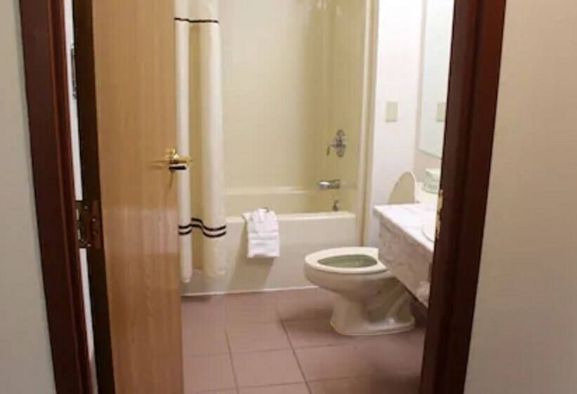 חדר סטנדרט, The Waters Of Minocqua