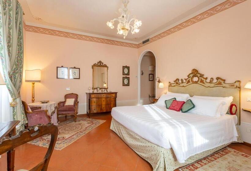 חדק דלוקס עם ג'קוזי, Villa Marsili