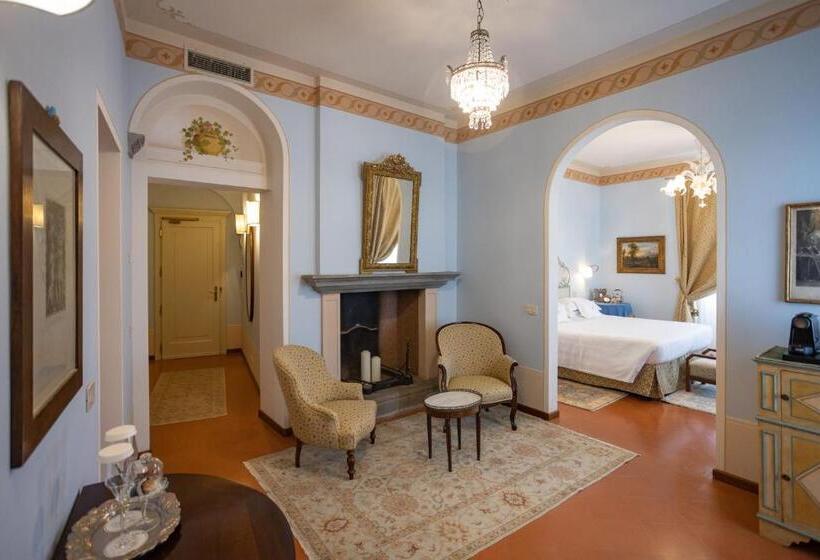 מיטת קינג בסוויטה, Villa Marsili