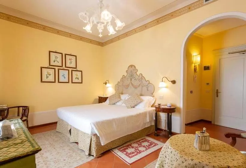 اتاق سوپریور با تخت بزرگ, Villa Marsili