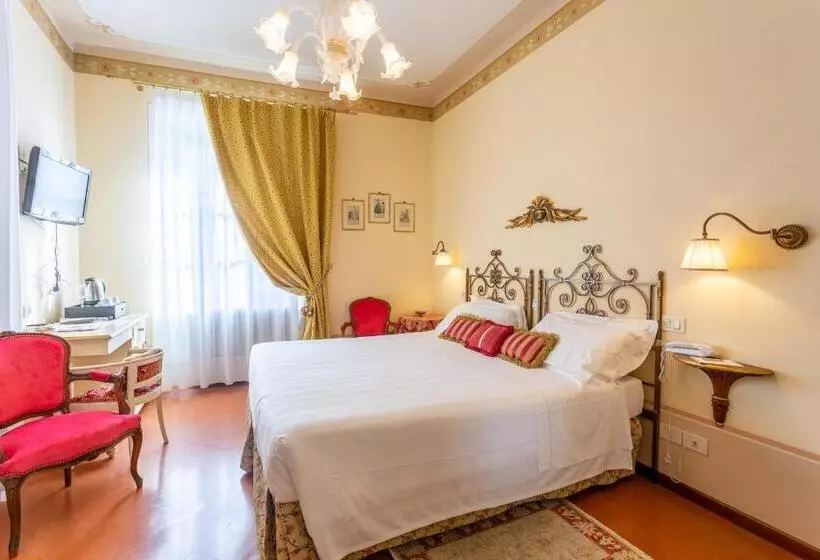 اتاق سوپریور با تخت بزرگ, Villa Marsili