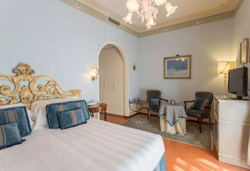 اتاق سوپریور با تخت بزرگ, Villa Marsili