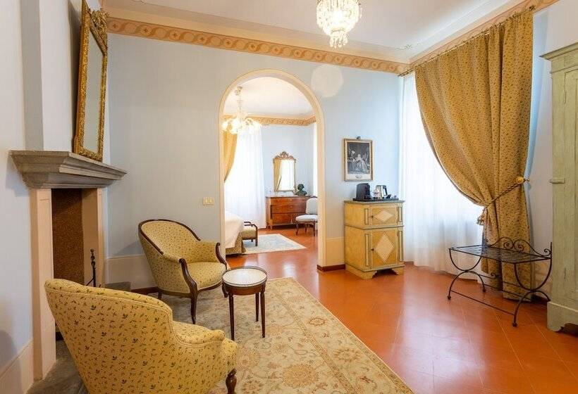 מיטת קינג בסוויטה, Villa Marsili