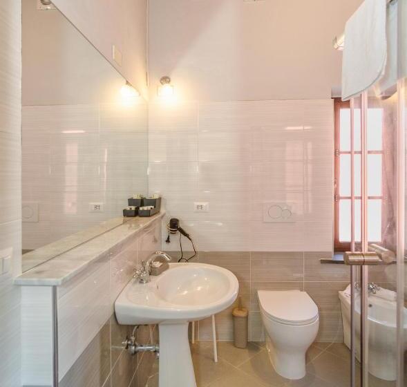 اتاق اکونومی, Villa Rinascimento