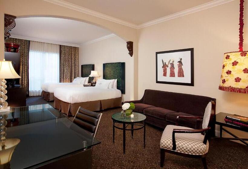 豪华房间, Zaza Dallas