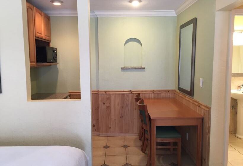 Номер Deluxe, Surf Motel