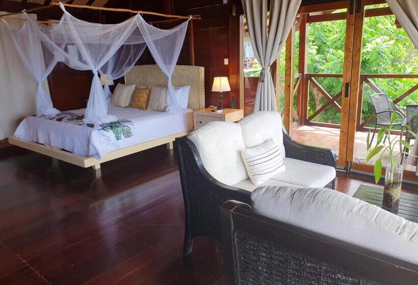 اتاق سه نفره دلوکس با چشمانداز دریا, Green Fig Resort & Spa