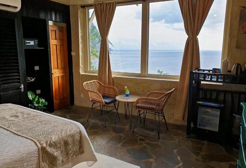 اتاق لوکس با بالکن و چشم‌انداز دریا, Green Fig Resort & Spa