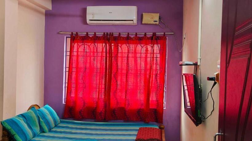 חדר קלאסי לשלושה, Oyo 60699 Kayalaa Home Stay