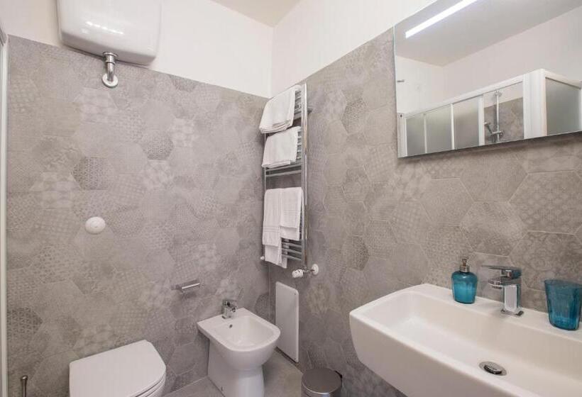 غرفة ديلوكس, Bed & Basta