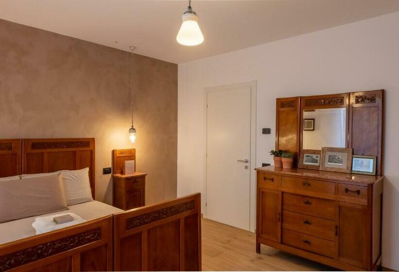 غرفة قياسية ثلاثية, Il Treno Dei Sogni Bed & Relais