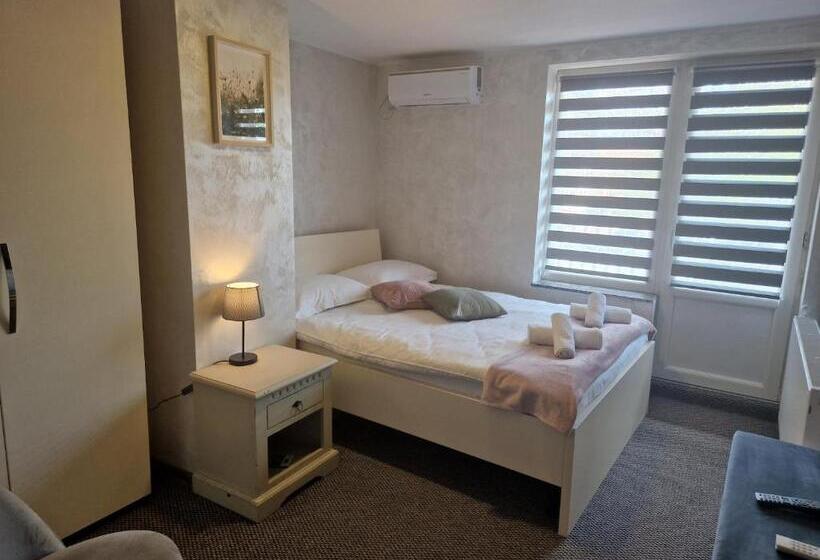 סוויטה, Casa Vatra Radauti