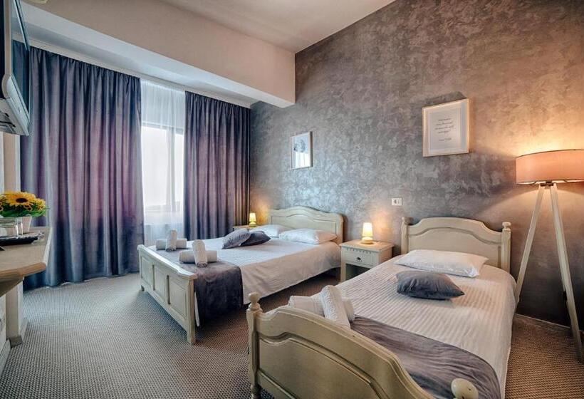 סוויטה, Casa Vatra Radauti