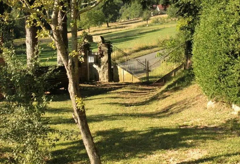 ２ベッドルームハウス, Domaine Le Broual