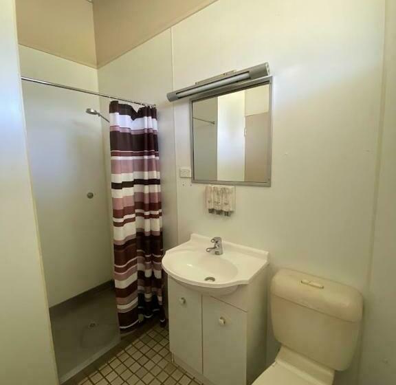 标准间, Coal N Cattle Hotel Motel