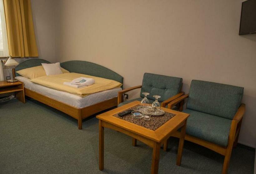 Standard Szoba, U Crlíků