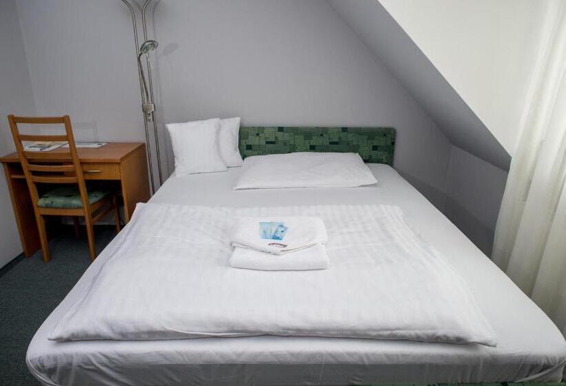 Standard Egyágyas Szoba, U Crlíků