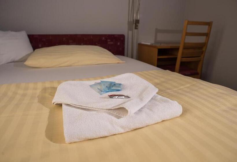 Standard Egyágyas Szoba, U Crlíků