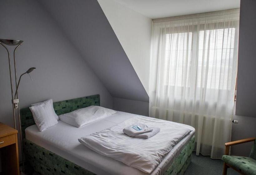 Standard Egyágyas Szoba, U Crlíků