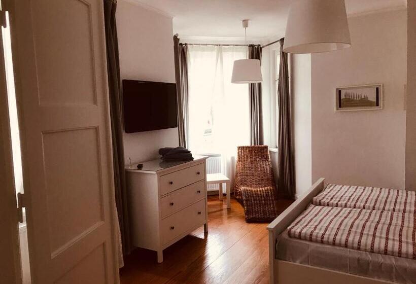 غرفة عائلية, Villa 32 Kröpelin