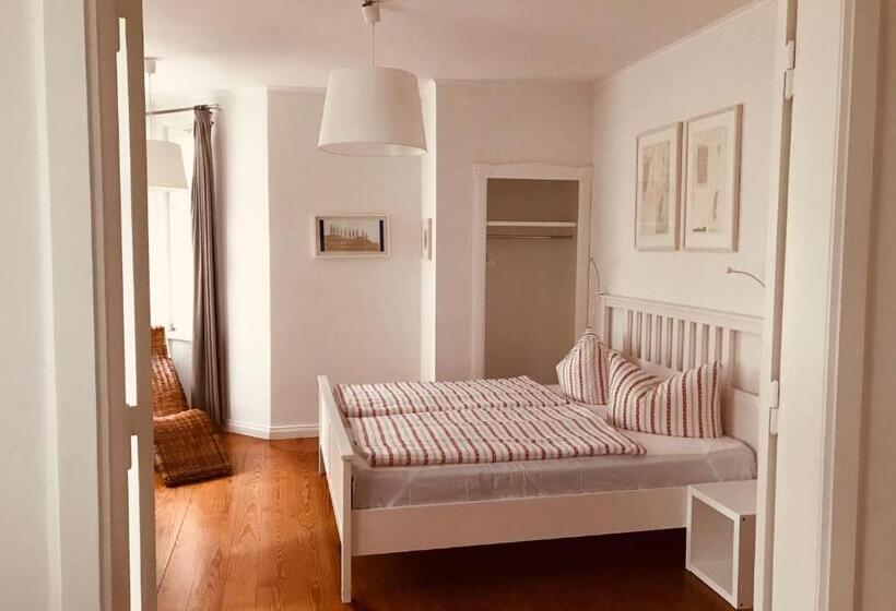 غرفة عائلية, Villa 32 Kröpelin