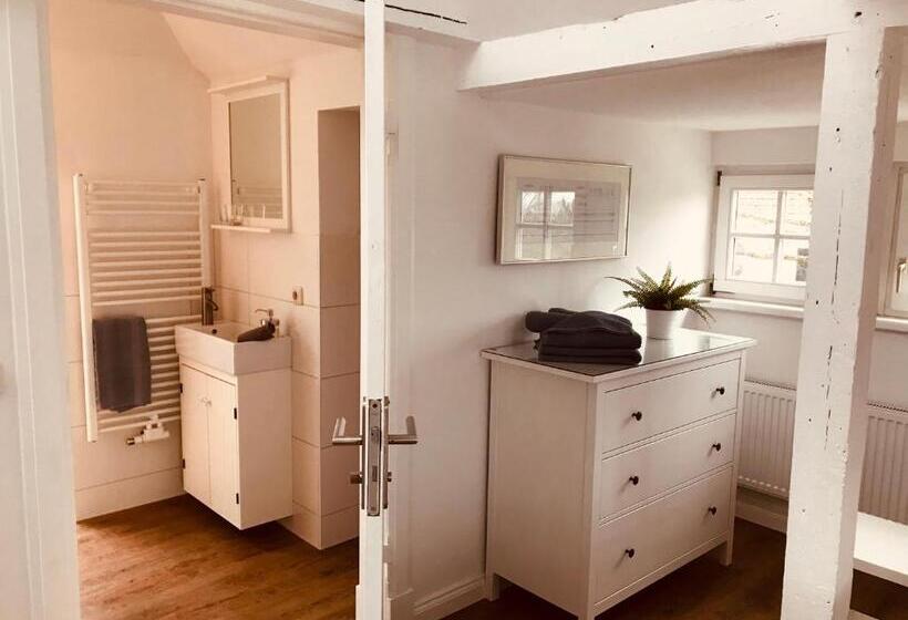 Апартаменты 1 Спальня с Балконом, Villa 32 Kröpelin